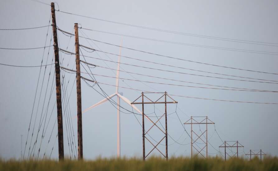 More renewable energy may complicate regional power grid: MISO assessment