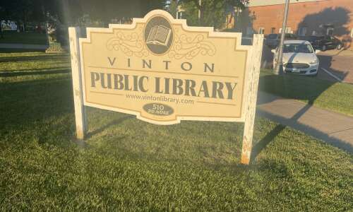 With another leader leaving, Vinton library closes for now