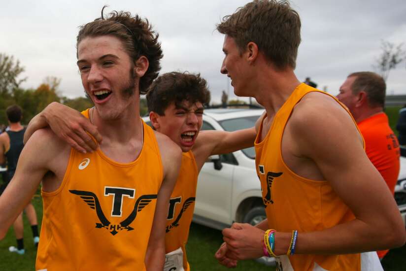 Tipton boys get the best of No. 1 Danville-New London at 2A cross country state qualifier