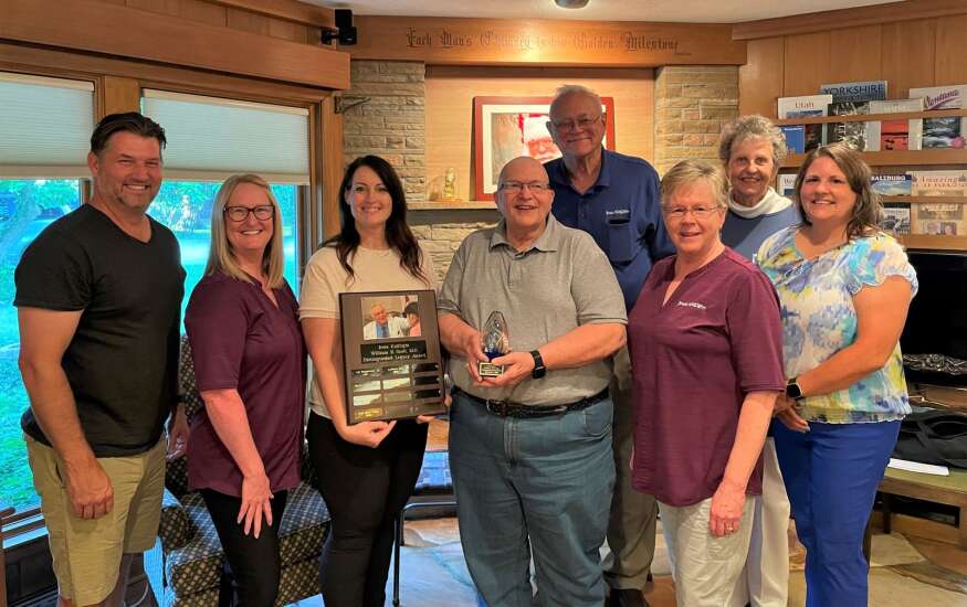 Washington Lions Club member awarded for ophthalmology service 
