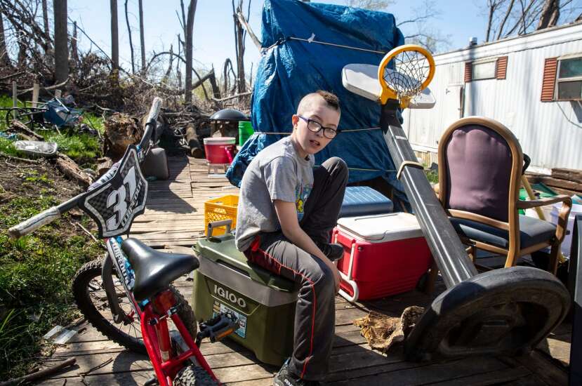 Photos tell story of Cedar Rapids couple still fighting to recover from derecho