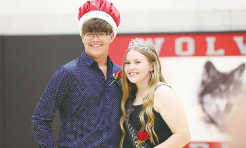 Winfield-Mt. Union crowns Homecoming king and queen