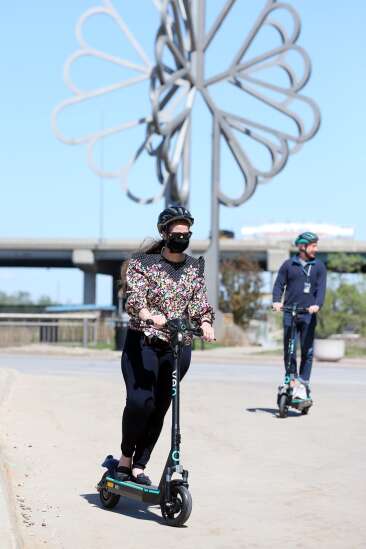 Cedar Rapids to consider extending contract for electric bike, scooter rentals