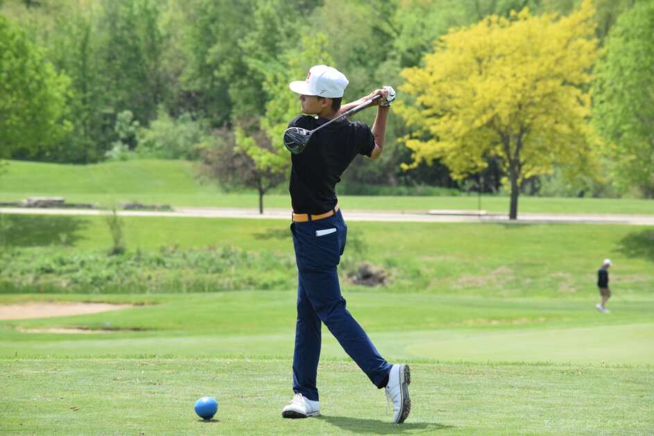 New London’s Mason Shelledy was the Class 1A district runner-up on Tuesday, May 16, 2023 in Coralville. Shelledy shot a 76 for the distinction and earns a state tournament bit. (Hunter Moeller/The Union)