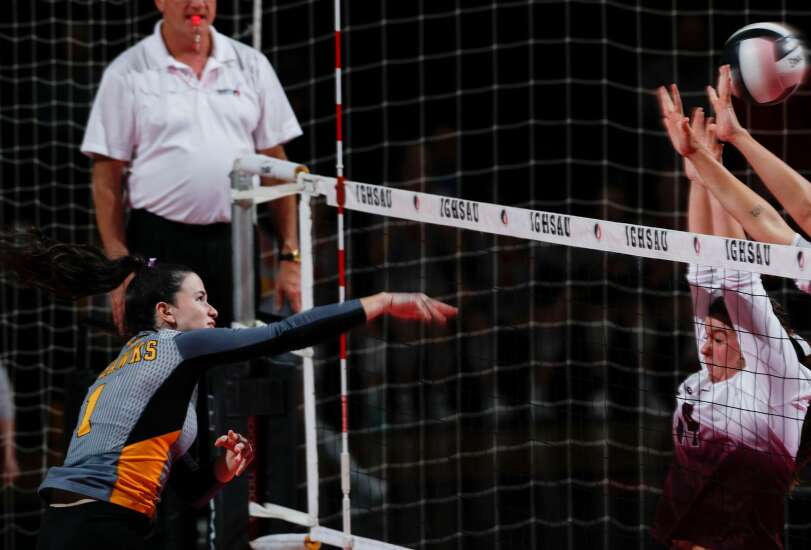 Photos: Waverly-Shell Rock vs. Oskaloosa in Iowa high school state volleyball tournament