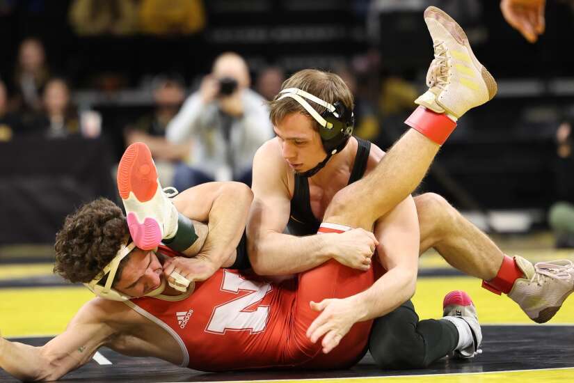 Iowa Wrestling Weekend That Was: Spencer Lee and Tony Cassioppi make sure Hawkeyes stay undefeated