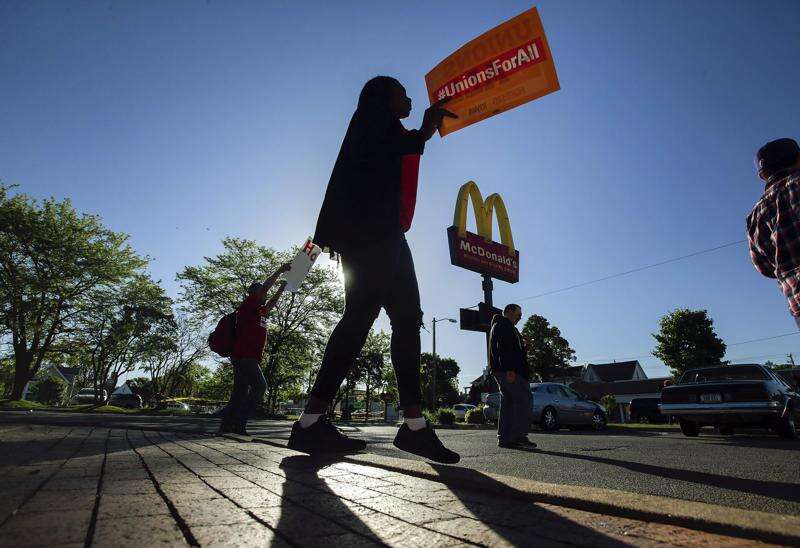 McDonald’s picket line becomes a required campaign stop for 2020 Democrats