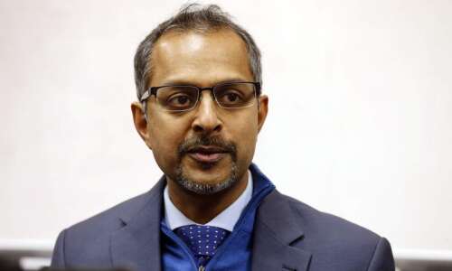 UI hospitals CEO Gunasekaran leaving to lead California health system
