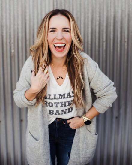 Rachel Hollis stops apologizing