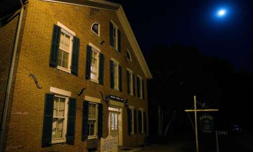 These 8 haunted Iowa sites are worth the trip