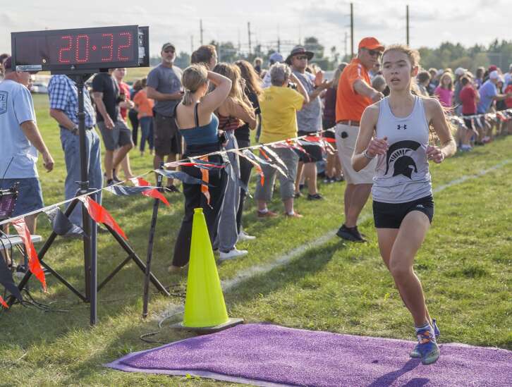 Solon’s Kayla Young gets first individual title at state cross country qualifier