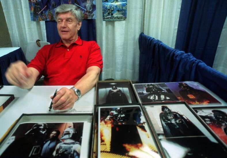 David Prowse, English actor and weightlifter who embodied Darth Vader, dies at 85