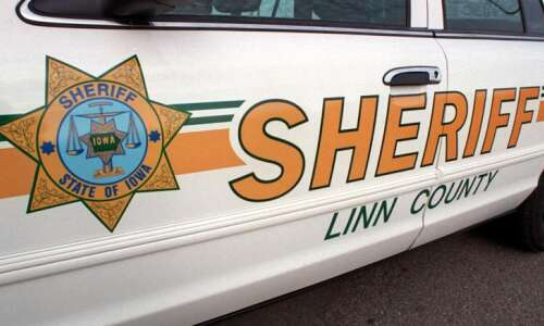 Marion man seriously injured in motorcycle wreck, Linn sheriff says