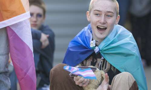 Students support LGBTQ rights at Linn-Mar High School rally