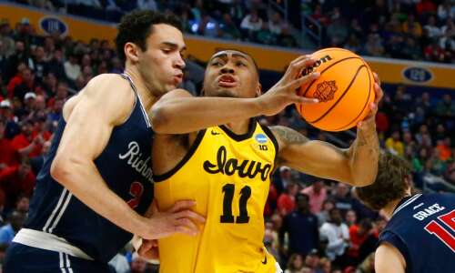 Arachnophobia! Spiders (and icy shooting) bite Hawkeyes in NCAA loss