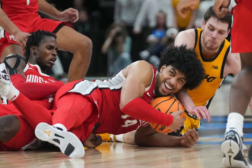 Hawkeyes have bummer of a scrum, bounce out of Big Ten men’s tourney early