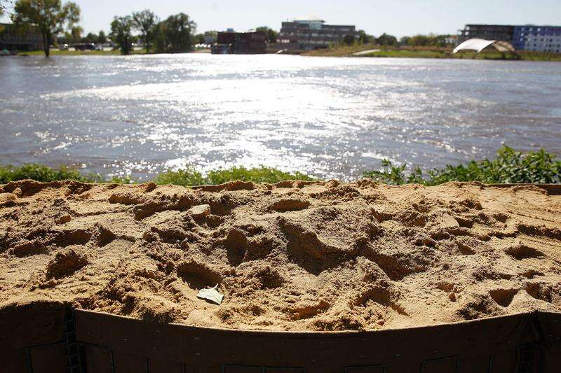 Cedar Rapids officials press flood protection with presidential candidates