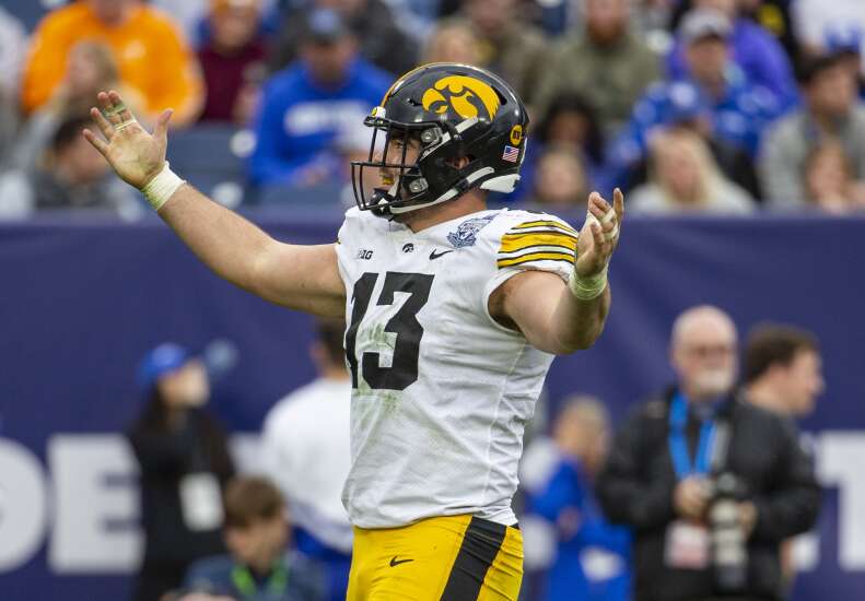 Joe Evans, Noah Shannon ‘trying to make the most of’ sixth year with Iowa football