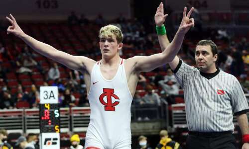 5 questions about the 2021-22 Iowa high school wrestling season