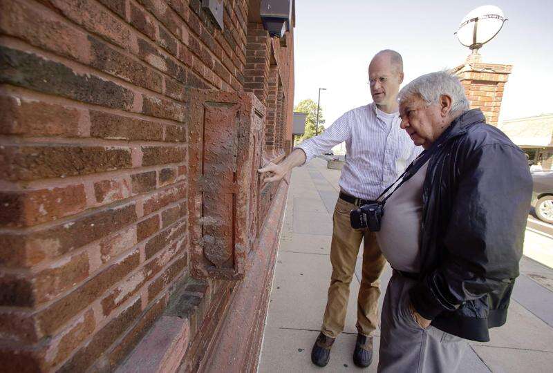 Trio from Chicago visits Cedar Rapids to admire the work of architect Louis Sullivan