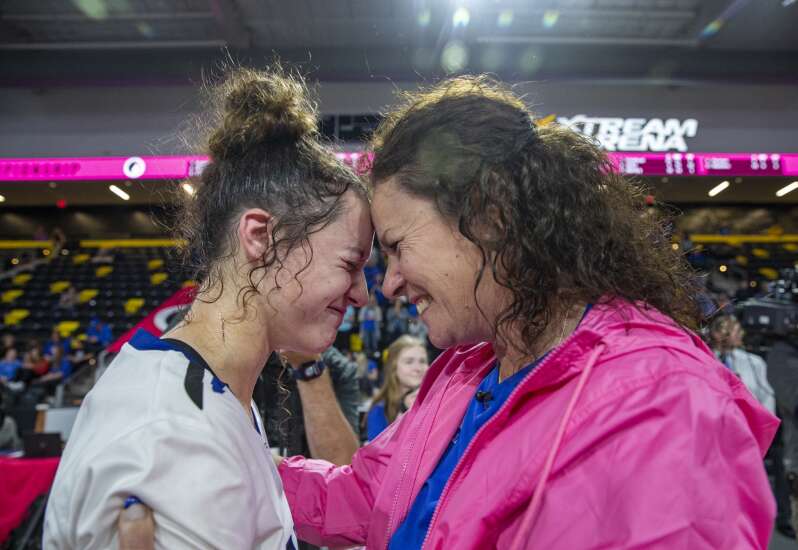 Tournament rookie Ankeny Christian pulls off an improbable comeback, wins 1A state volleyball title