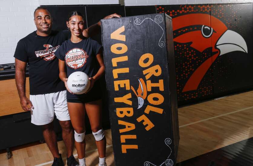 Springville’s Claude and Nia Howard: Dad and daughter, coach and setter