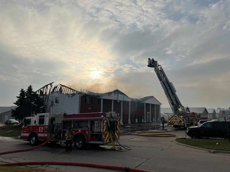 Firefighters tackle fire in southwest Cedar Rapids