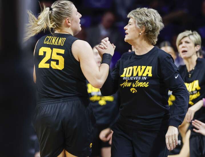 Photos: Iowa women’s basketball at Kansas State