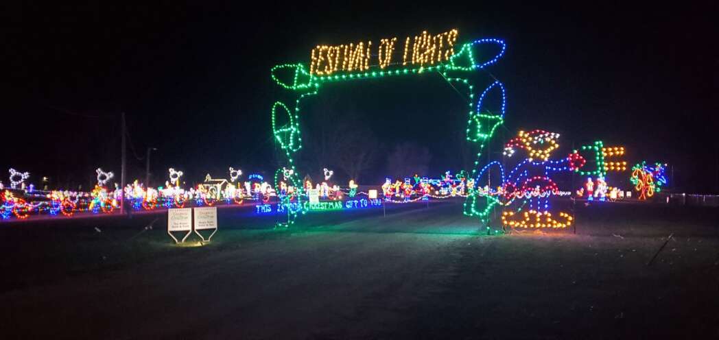 Walkers, runners brave cold for Threshers lights