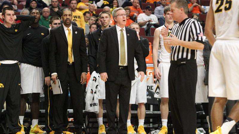 Hawkeyes to face Davidson in Seattle