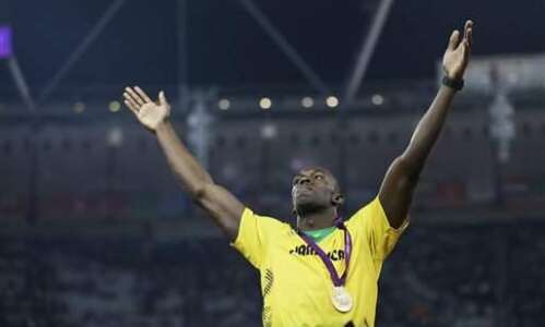 Olympics: Bolt dominates 200 meters
