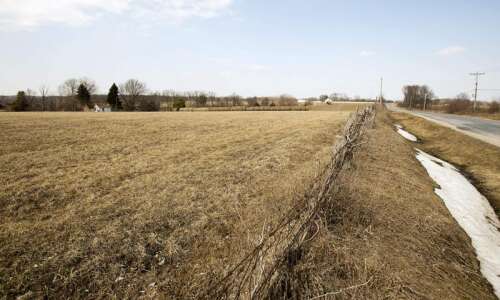 Iowa farmland values rise, ISU survey says