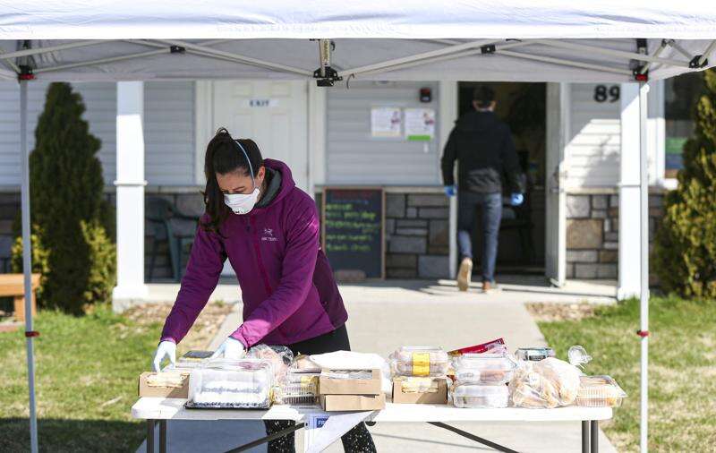 Iowa food pantries prepare for greater need as extra SNAP benefits end