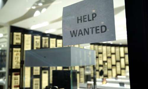U.S. jobless claims rise to 885,000