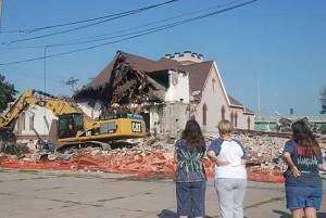 Crews demolish former Salem United Methodist Church (WITH VIDEO)