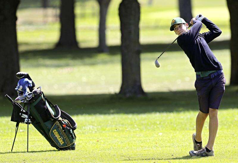 Conrado Chozas-Martinez pursues golf dream at Cedar Rapids Kennedy