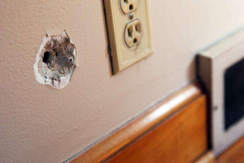 Magnet for danger, Cedar Rapids house alarms neighbors
