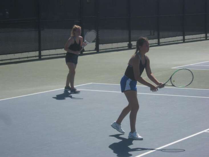 Decorah doubles marathon highlights Class 1A girls’ tennis state championships at U of I