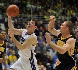 Iowa fails defensively, loses at Northwestern