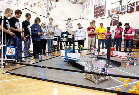 Iowa students gaining interest in robotics, other STEM programs