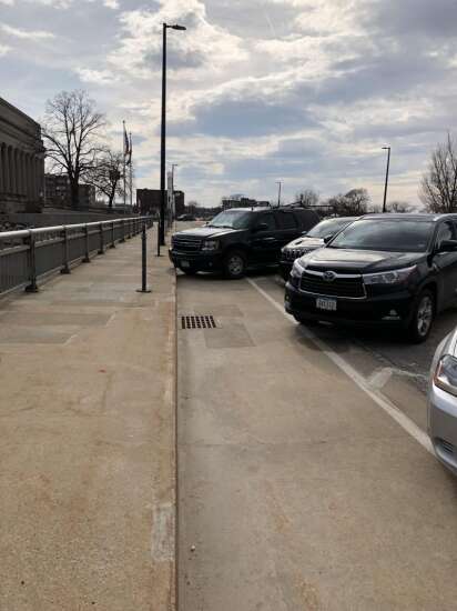 Parallel parking, protected bike lanes coming to 3rd Ave. bridge in Cedar Rapids