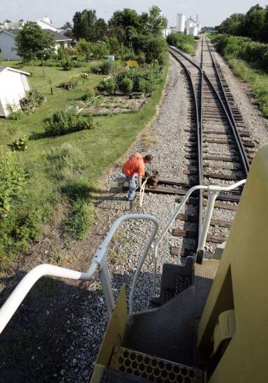Railroad investors see plunging second-quarter profit at bottom