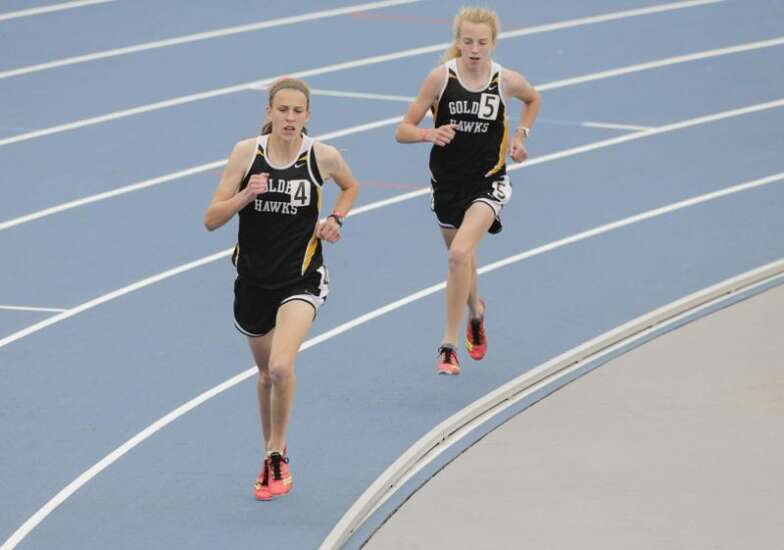 Mid-Prairie’s Hostetler sisters go 1-2 in 3,000 meters, set state record