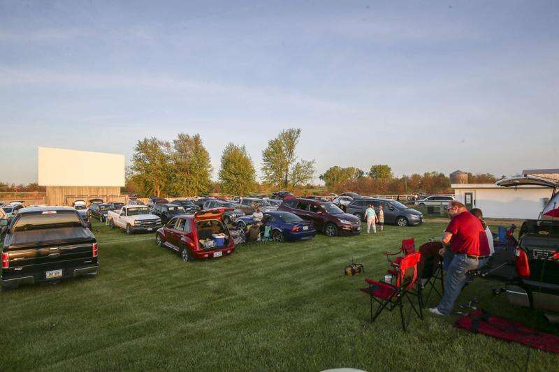 Eastern Iowa Drive-in Theater Shows Modern Blockbusters In A Throwback Fashion The Gazette
