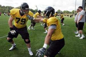 NFL draft analyst says former Hawkeye Riley Reiff a likely top-10 pick