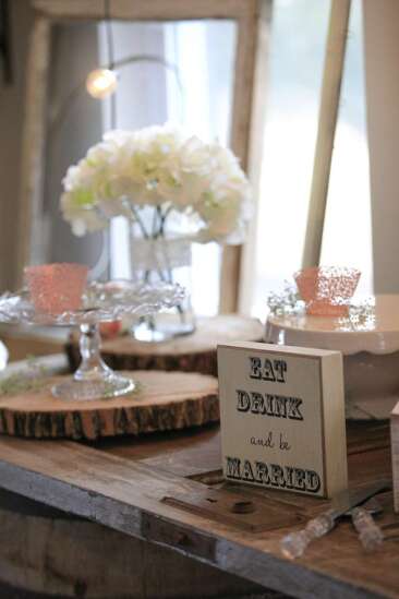 Mount Vernon shop focuses on wedding rentals, decor