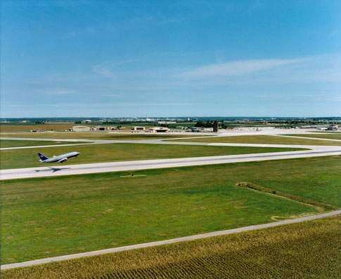 FAA grant paves way for new Eastern Iowa Airport taxiway