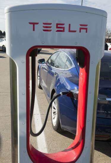 Tesla adds supercharging stations at three Iowa Hy-Vee stores