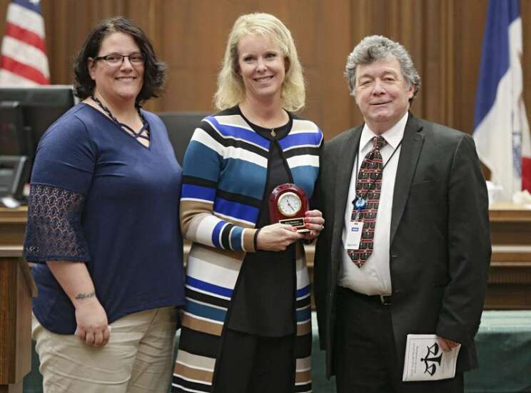 6th Judicial District presents awards to court staff