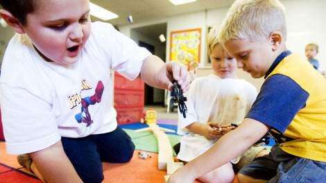 Iowa education leaders push Branstad to keep preschool program
